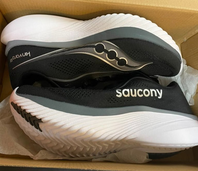 Saucony Womens Running Kinvara 15 size 8