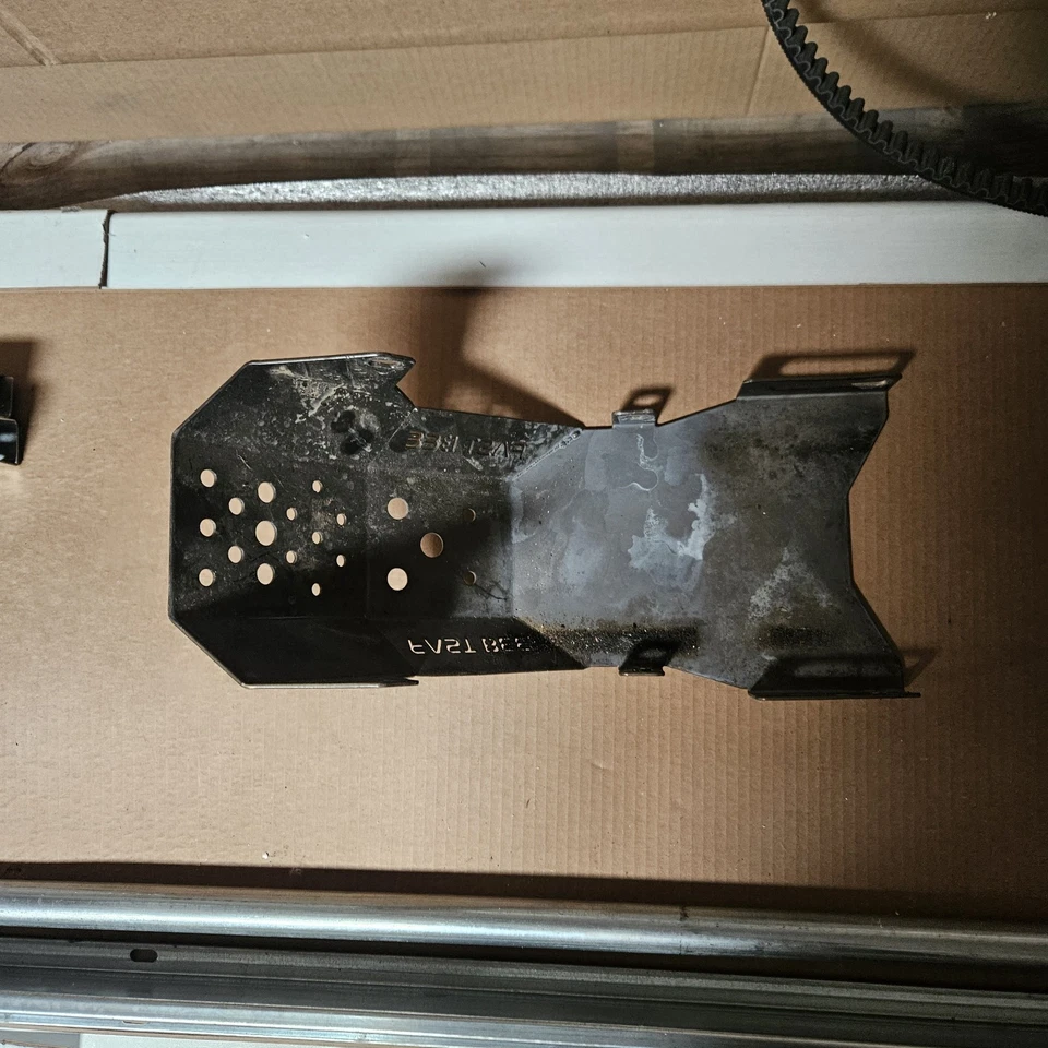 EV FREAKS FAST BEE BASHPLATE SURRON Foto 3 de 4