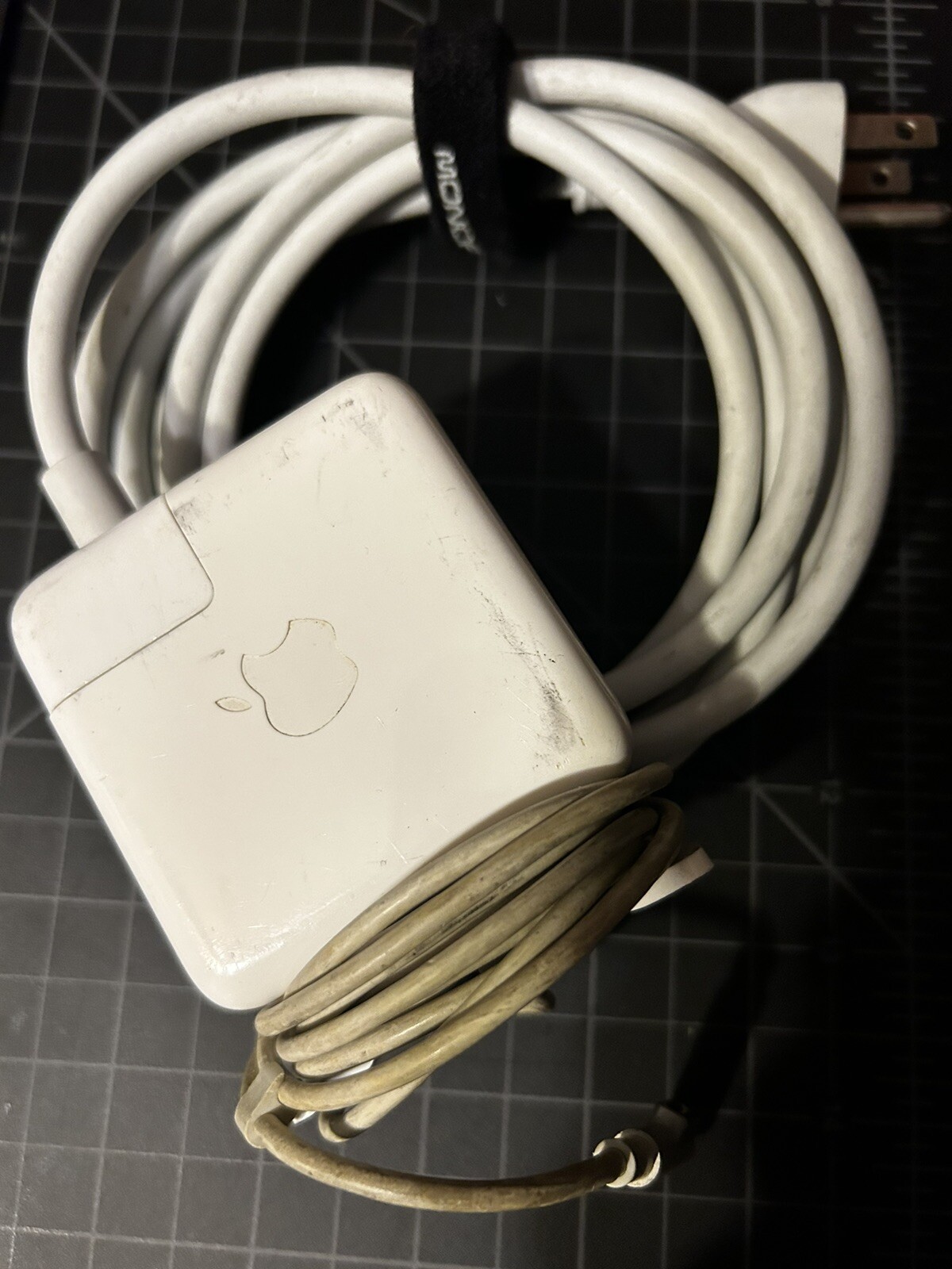 MacBook 45 Watt Charger With Extension Adapter-image