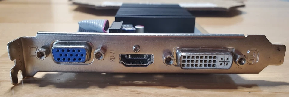 HIS 1GB PCIe Displayport Video Card SP1-4AH-C SP1G19001 Radeon HD 5450 DP - Image 4 of 4