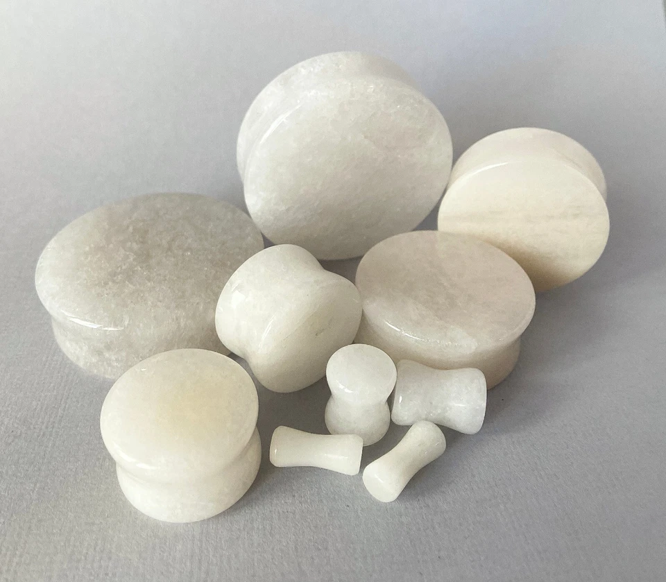 PAR de medidores de tapones de piedra orgánica de jade blanco - ¡hasta 38 mm disponibles! Foto 2 de 4