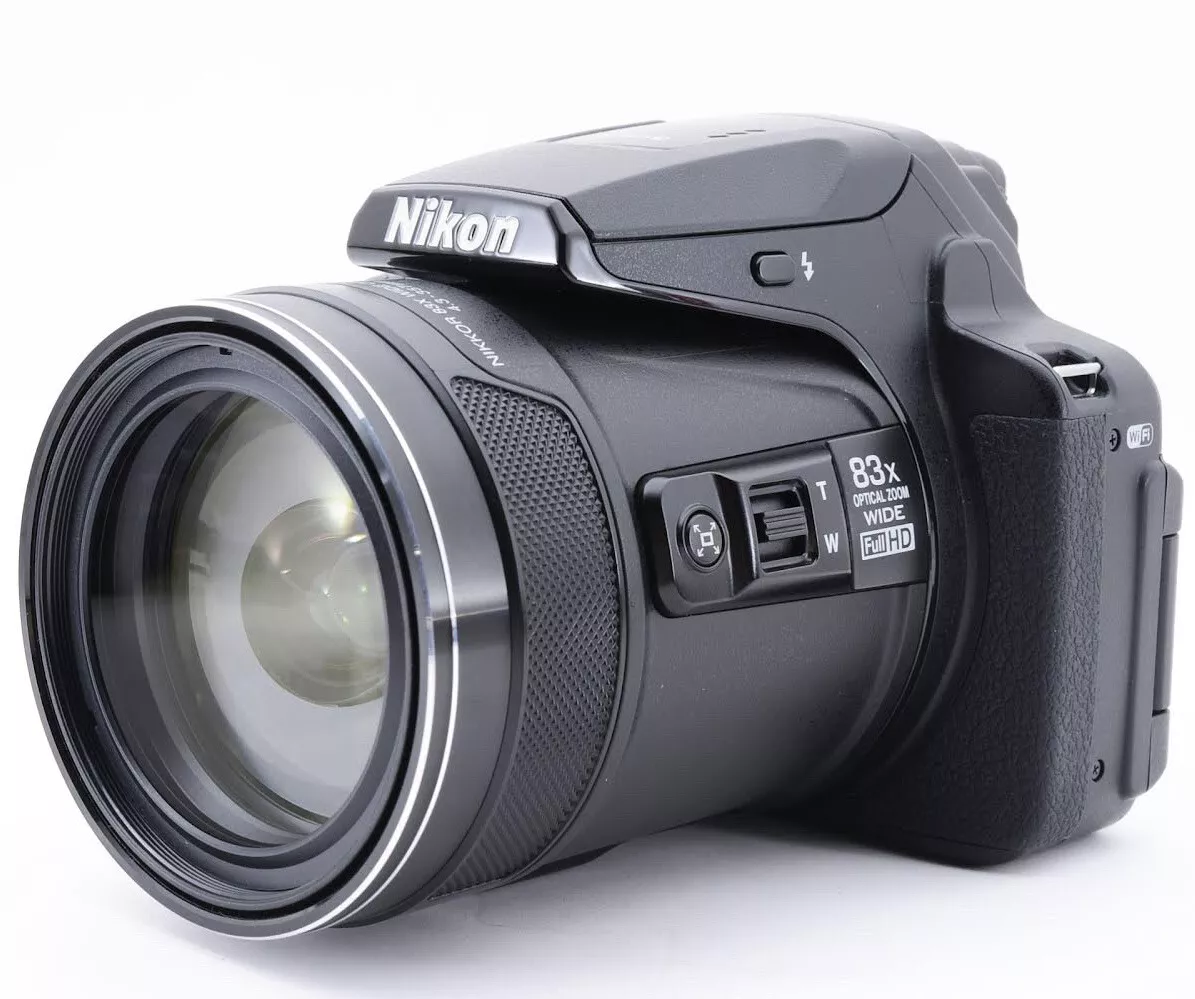 Nikon Coolpix P900 digital camera W. 83x Zoom Lens Superb