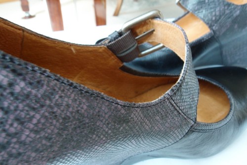 NWB Naya Jacinta 10 WIDE Wedge Mary Jane Shoes Black Drk Grey Purple Snake - Picture 7 of 9
