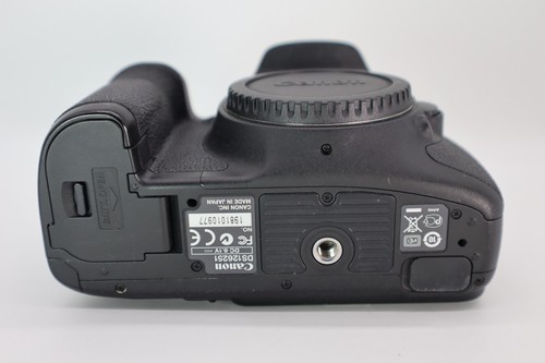 Canon EOS 7D 18.0 MP Digital SLR Camera - Black (Body Only) - Picture 10 of 10