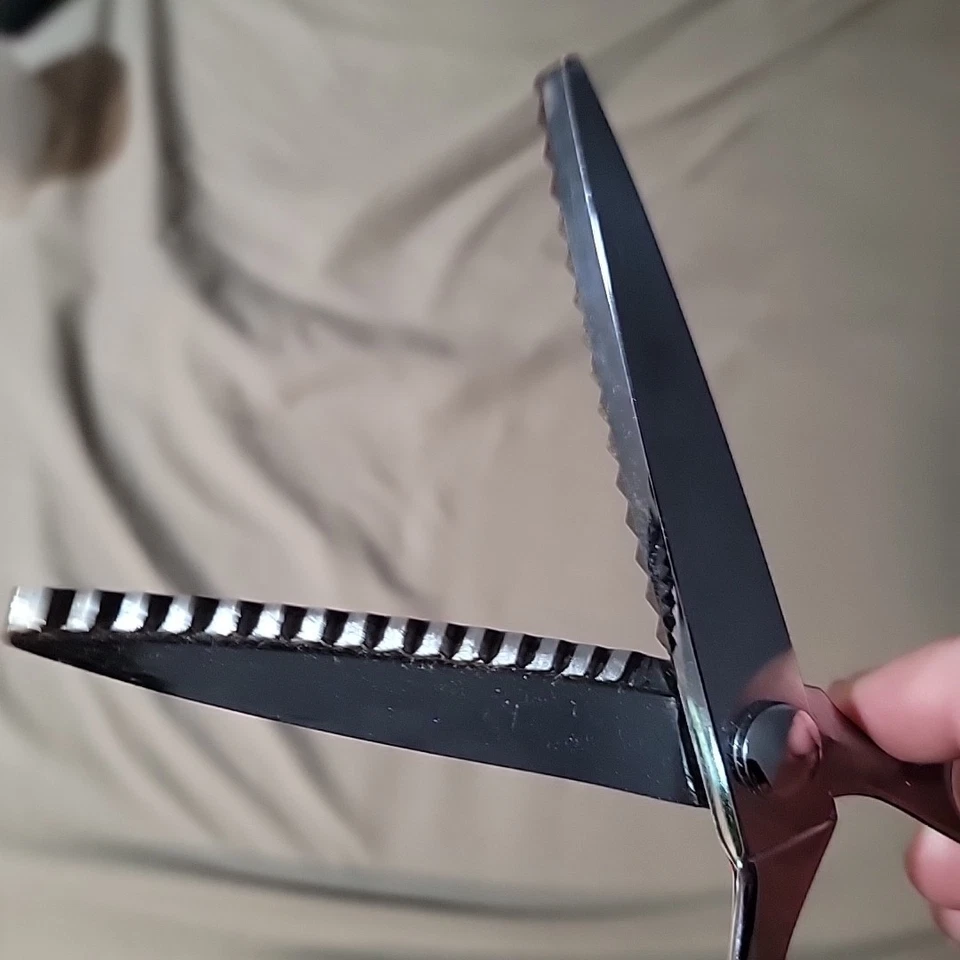 Vintage Mundial Pinking Fabric Scissors  Made in Brazil 407 CLH Chrome - Image 4 of 4