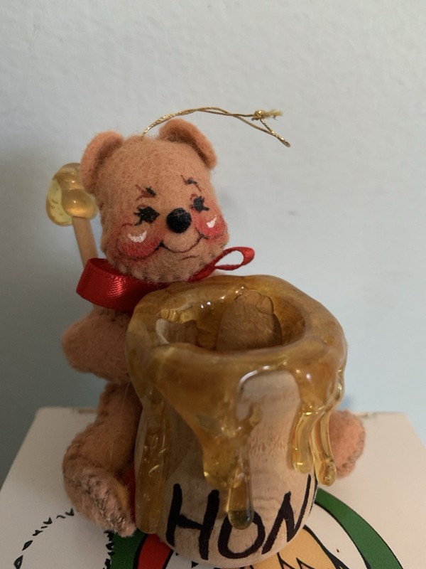 Annalee Bear With Honey Pot Ornament/ Figure 3 In. 1995