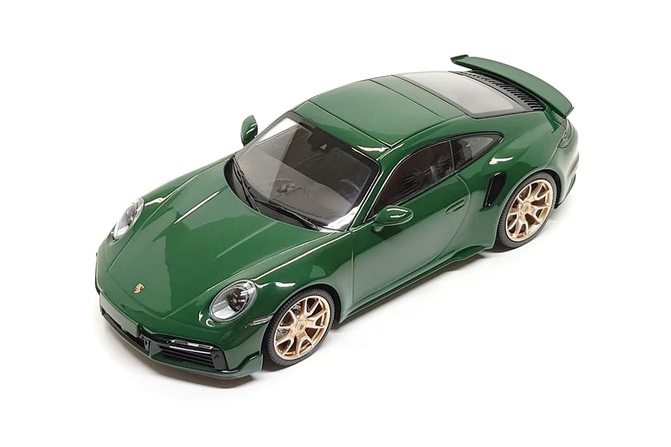 Minichamps 1:18 Porsche 911 Turbo S (992) Sport Design in Irish Green - Image 3 of 4