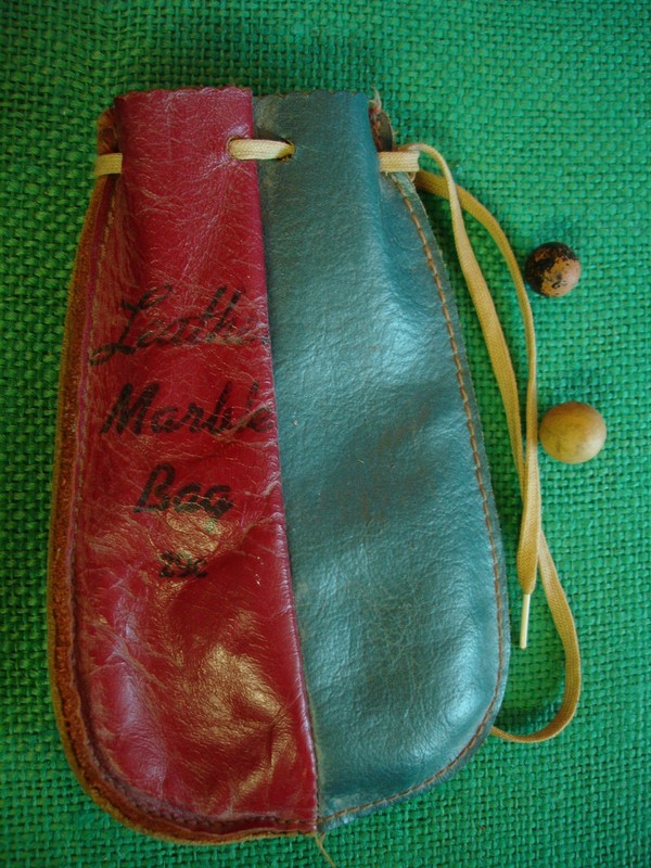 Thick Leather Marble Bag 29c w 4 Antique Clay Marbles Maroon Metal Blue Black VG