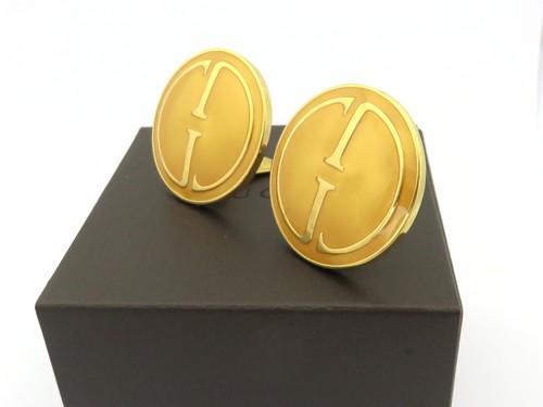 Gucci Vintage Gold Yellow Metal Large GG Logo Clip On Earrings