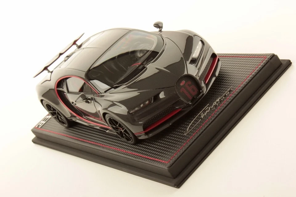 MR Bugatti Chiron Sport Grey Carbon with Red Frame - Limited 49 pcs 1/18, RARE - Image 3 of 4