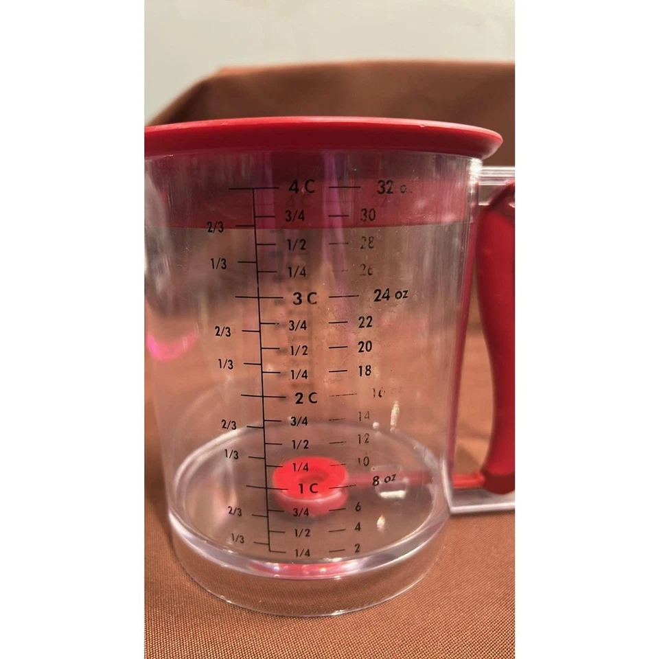 Swing-A-Way 4 cup Easy Release Fat/ Gravy Separators - Image 4 of 4