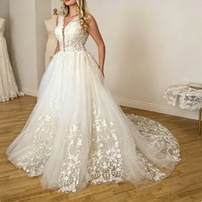 White Lace Applique Wedding Dresses V-neck A-line Back Up Lace Bridal Gowns