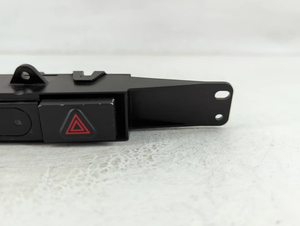 Dodge Caravan Hazard Switch AEX2R 2007 Foto 4 de 4