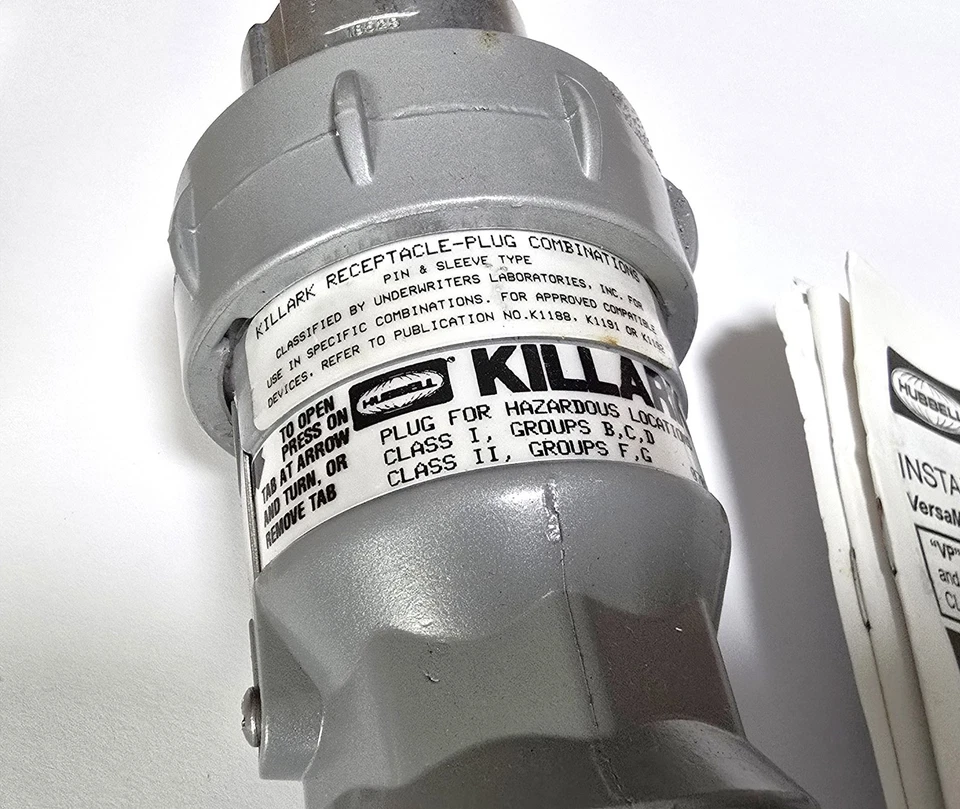 Conector macho Hubbell Killark VP3375 VersaMATE 30A 3W 3P 600VAC pin y funda Foto 4 de 4