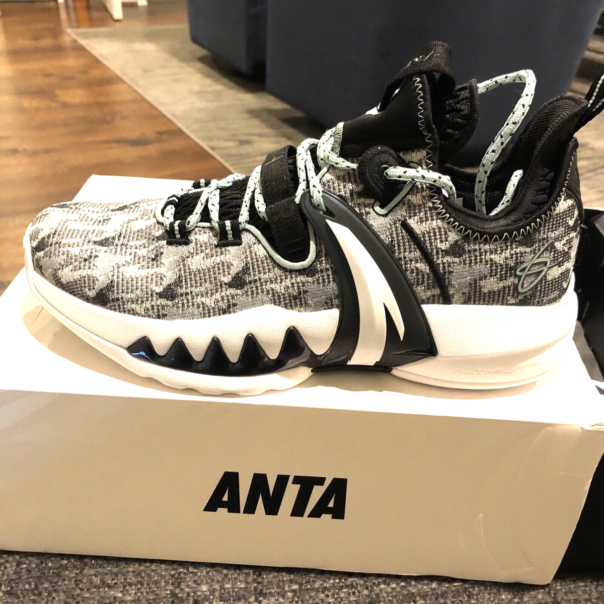 Anta White Tiger Edition Basketball Shoes, Gordon Hayward Size 10