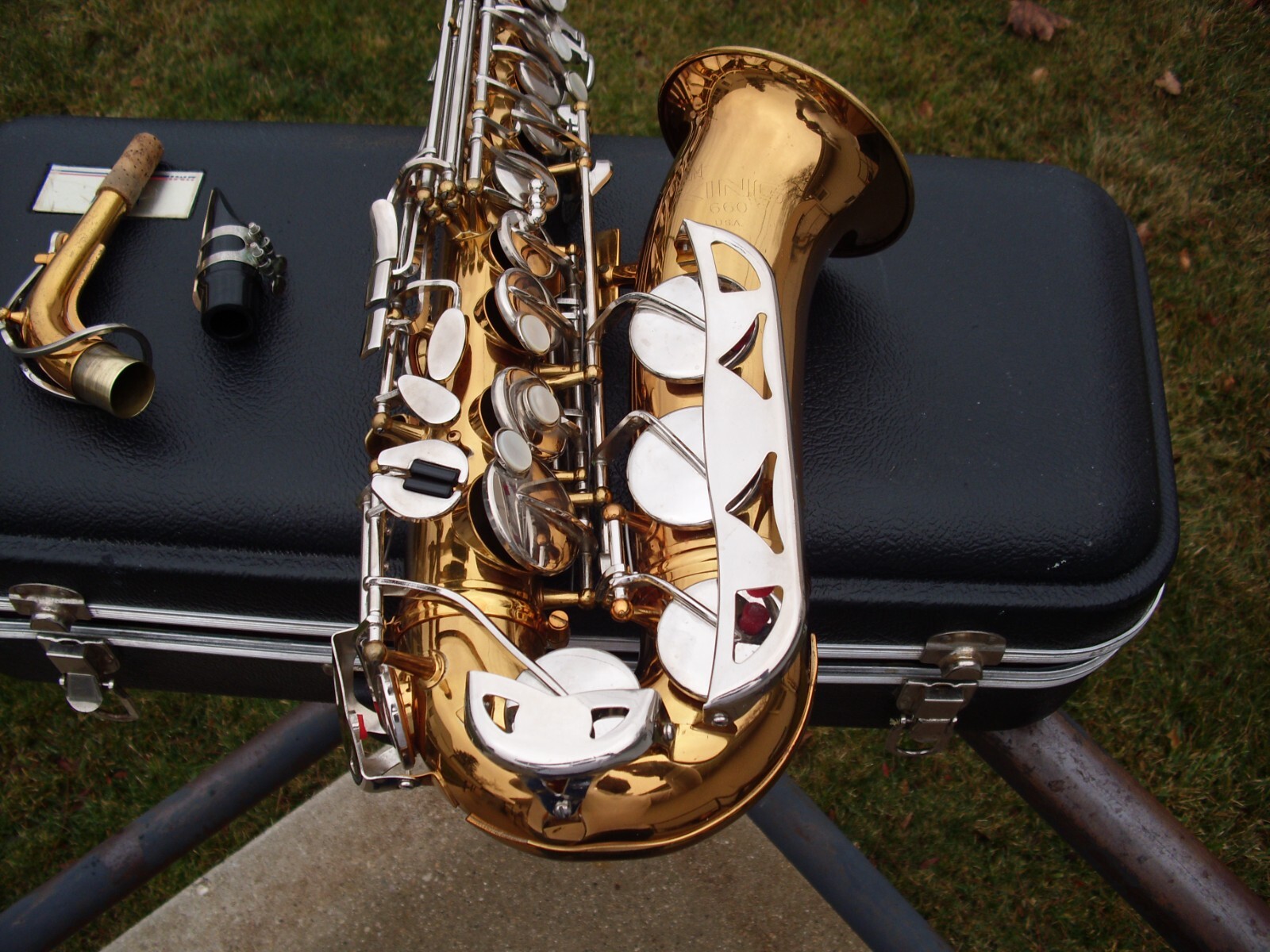 Vintage KING 660 Alto Saxophone with Hard Case and Mouthpiece eBay