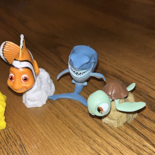 Disney Decorative Play Figures Nemo, Dory, Bruce, Turtle Squirt Toy Cake Topper - Picture 3 of 3