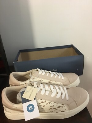 BRAND NEW WOMEN'S SIZE 12 UNIVERSAL THREAD GOLD BRITTIN SNEAKERS (NEW IN  BOX)