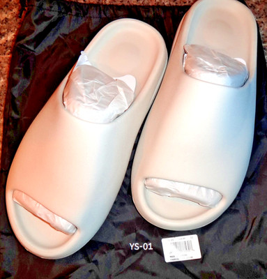 YZY YS-01 (Yeezy Slide) New In Dust Bag, Men Size 11 , Cream