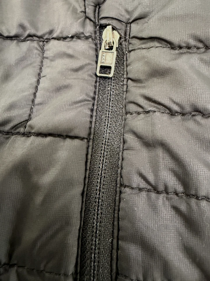 Patagonia Women's Sz Small Black Puffer Polyester Fill Jacket Logo - Image 4 of 4