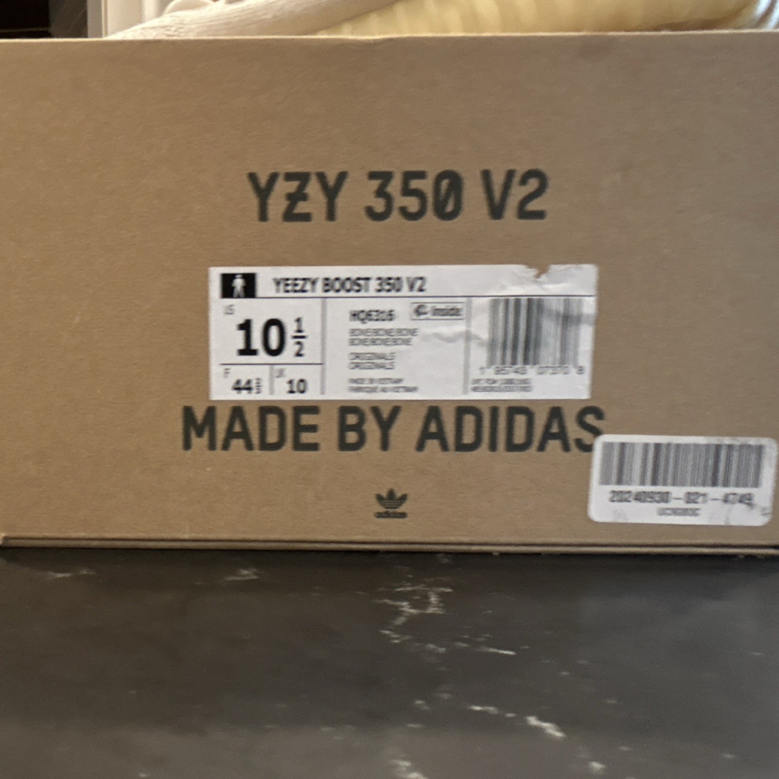 adidas Yeezy Boost 350 V2 Bone Cream White HQ6316 Men's Low Top Sneaker thumbnail 2