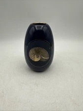 Vintage Navy  4 1/2” Otagairi Japan Nautilus Vase. Beautifully crafted