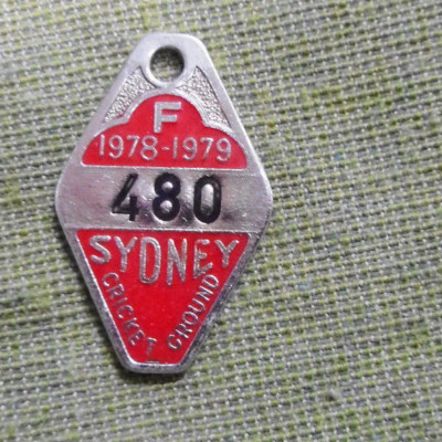 #D389.  1978-1979 SYDNEY CRICKET GROUND  MEMBER BADGE #480