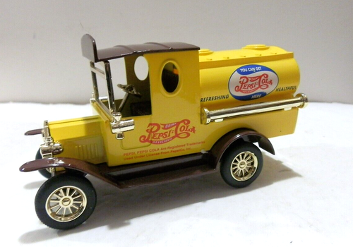 Golden Wheel Die-Cast 1/24 Pepsi-Cola Citerne Tanker Delivery Truck - Picture 2 of 5