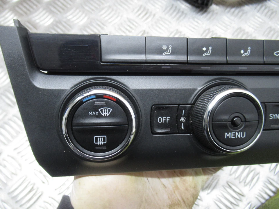 2016 SKODA OCTAVIA SE 5E TSI MK3 5DRS ESTATE A/C HEATER CLIMATE CONTROLS REF5226 - Image 4 of 4