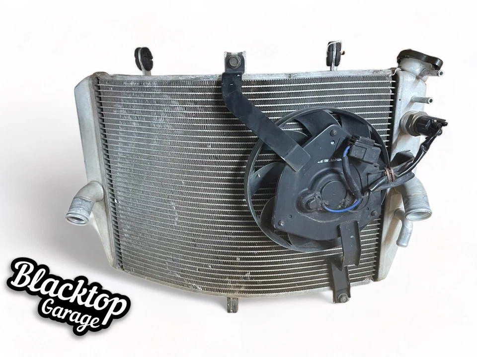 2005 SUZUKI GSXR 600 RADIATOR AND COOLING FAN 2004 - Image 2 of 2
