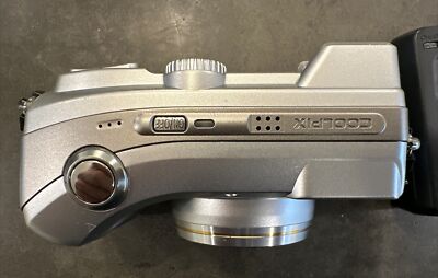 Nikon COOLPIX 4800 ED 4.0MP Digital Camera Nikkor ED Lens +