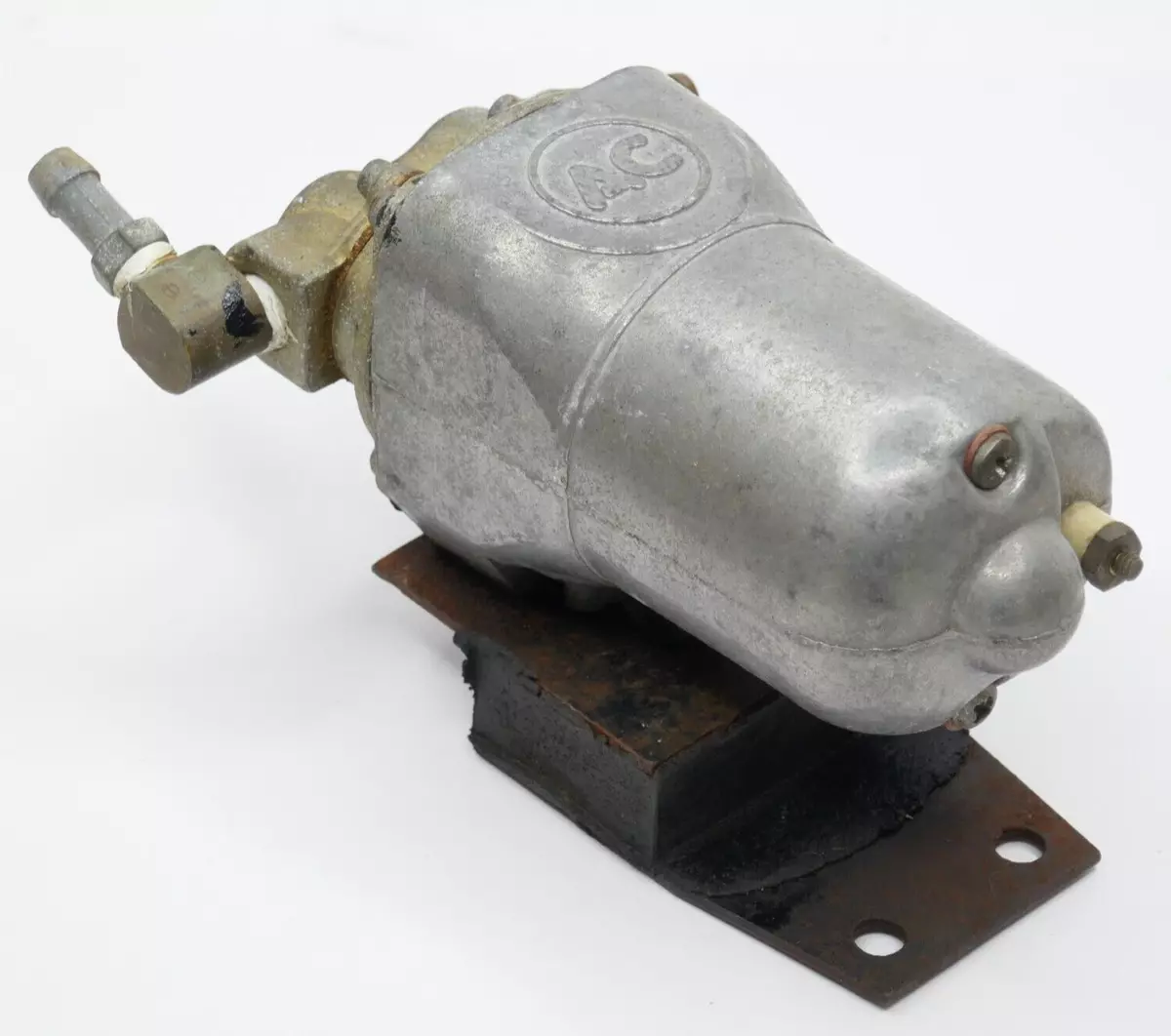 VINTAGE AC DELCO 12 VOLT ELECTRIC FUEL PUMP 12V EP42 PAT. NO. 3273086 bracket