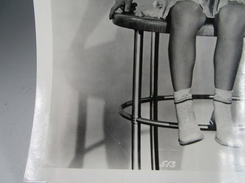 Vintage Shirley Temple Sitting on Stool Curly Top Print Black White 8 x 10 # 513 - Picture 5 of 5