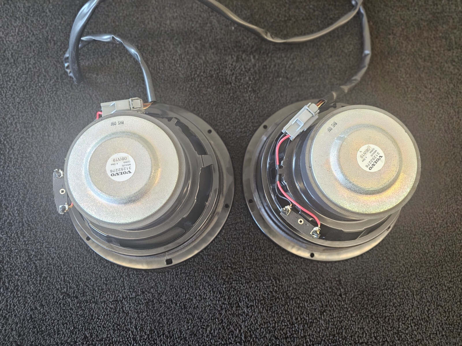 06-13 Volvo C70 High Performance Premium Sub Woofer Set 31252276  