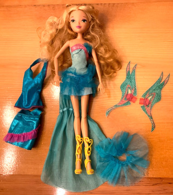 Jakks Pacific Winx Club 2012 Flora Believix Fairy Doll Wings Shoes Extra Clothes