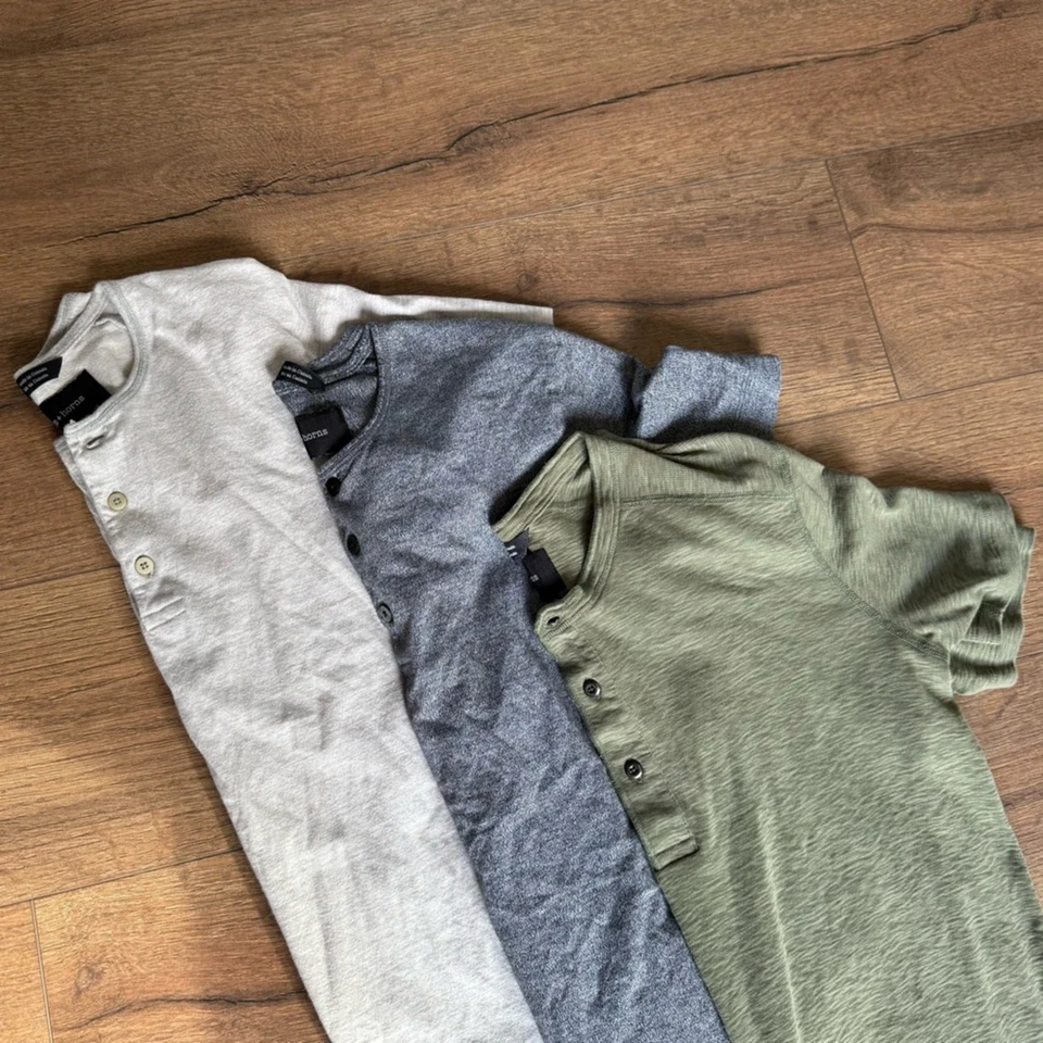 Paquete de camisas de 3 botones Wings + Horns Foto 2 de 4