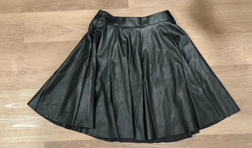 NWT Banana Republic Womens Black Faux Leather Skirt Sz 10 Emo Fairy Gothic - Image 2 of 4