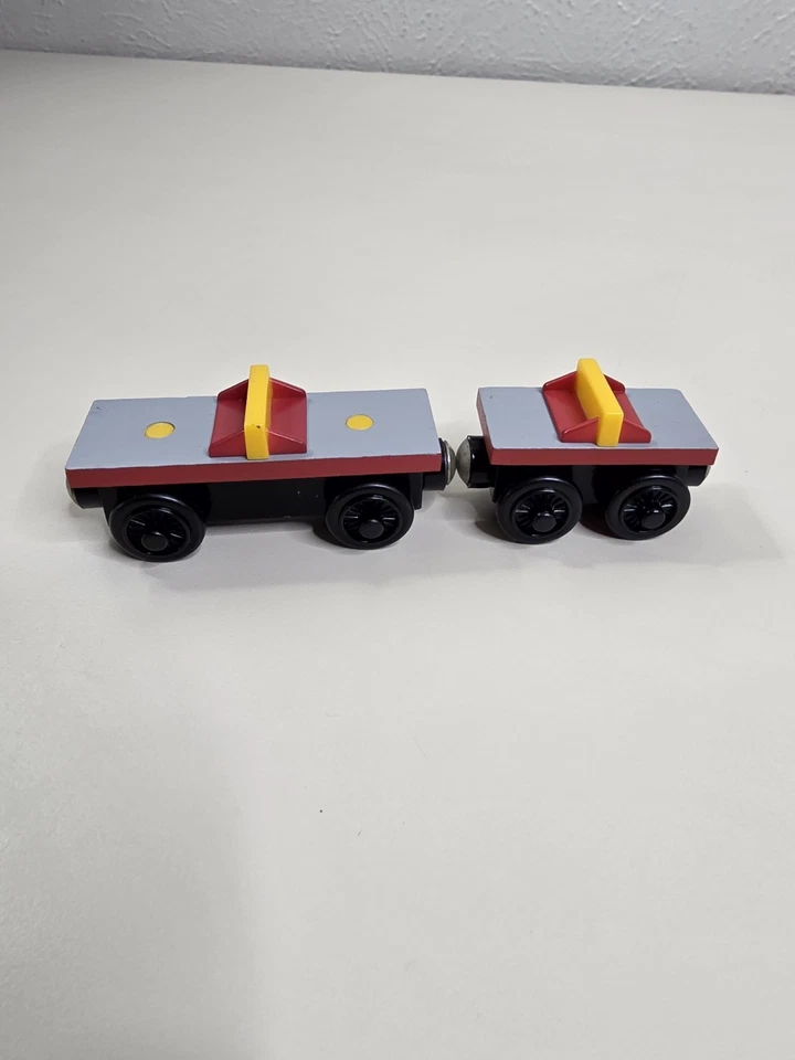 Thomas and Friends Tren de Madera Rocky’s Front Car & Rocky’s Back Car Lote de 2 Foto 4 de 4