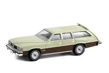1976 PONTIAC GRAND LEMANS SAFAR 1/64 scale DIECAST CAR GREENLIGHT 36010D/48