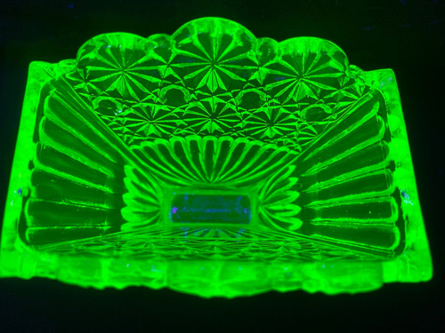 Green Vaseline glass Daisy & button pattern flower rose fan vase uranium yellow - Picture 21 of 24