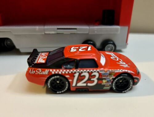 Disney Pixar Cars - Camion Trasportatore "No Stall 123" CON Auto Diecast - Foto 5 di 10