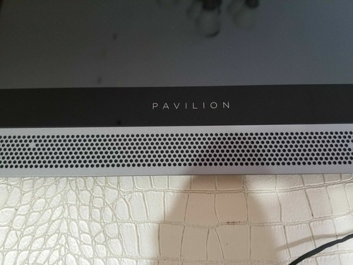HP Pavilion 24-B 24-B223W 24” LCD Screen Assembly 863833-001 Cracked Left Corner - 第 7/12 張圖片