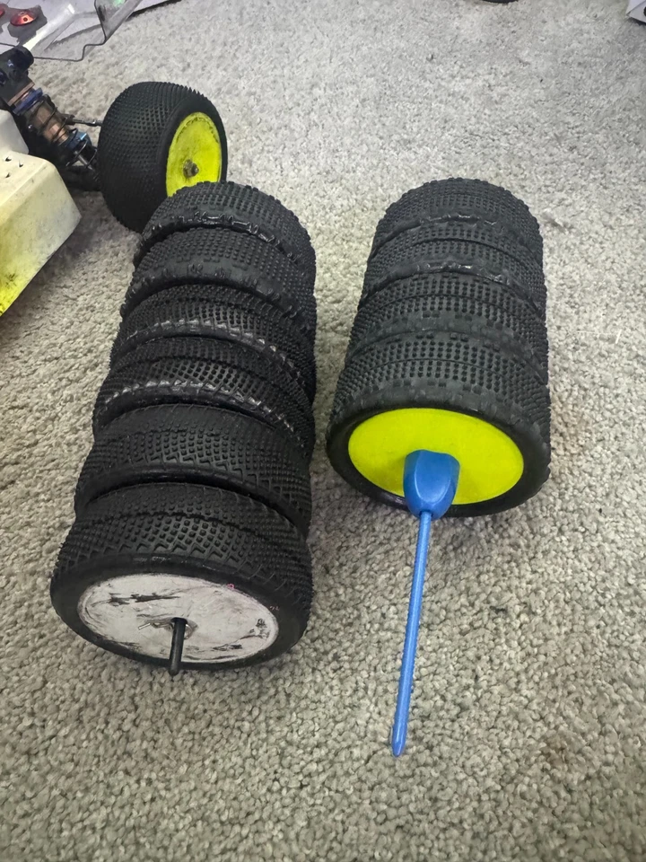 Kit de rolos para buggy Team Associated RC10B74.1 - Imagem 3 de 4