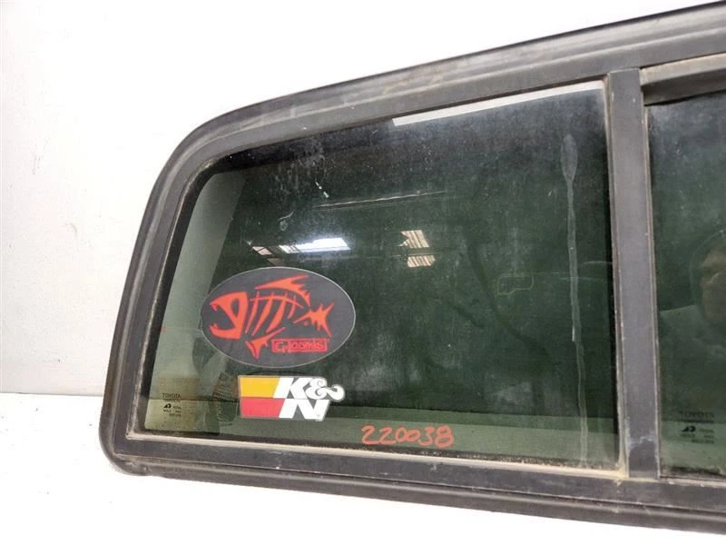 Toyota Tacoma 2001-2004 vidrio trasero corredizo OEM 6481004051  Foto 3 de 4