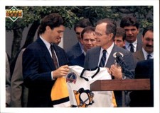 Mario Lemieux PITTSBURGH PENGUINS President George Bush 1991-92 Upper Deck #47