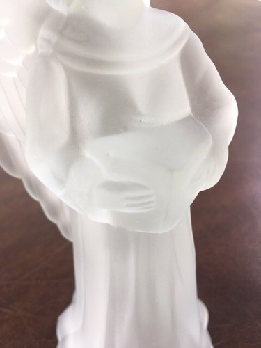Vintage Pair of Heavy Crystal Frosted Glass Angles 6 1/2" Tall & 24 flick lamps - Picture 6 of 12