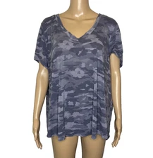 Athleta Breezy Scoop V Tee Women's Size Large Camo Short Sleeve Shirt 657750