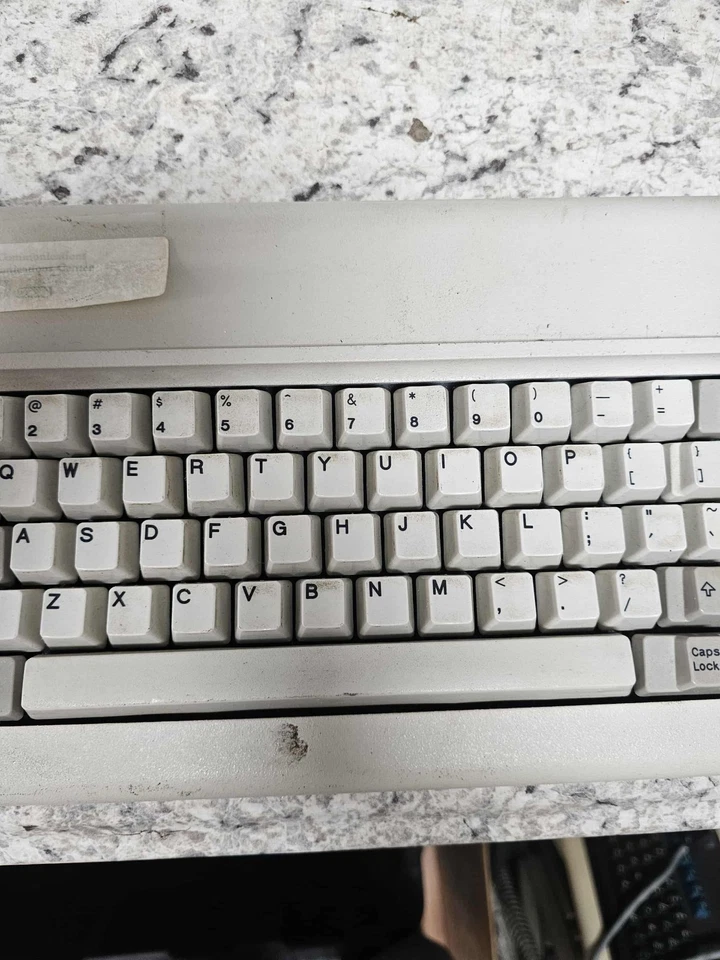 Working Vintage IBM XT Personal Computer Keyboard Mechanical Clicky 5pin Model F - Image 3 of 4