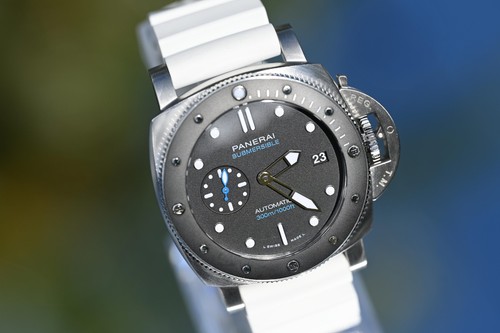 Panerai Submersible PAM00683 42mm Black Dial White Rubber Strap Full Set 2019