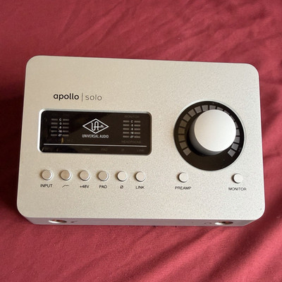 Universal Audio Apollo Solo Thunderbolt 3 interface thunderbolt cable included